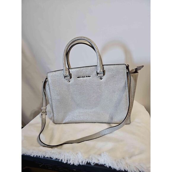 Michael Kors Silver Textured Leather Tote Adjustable Strap Handbag READ - Picture 3 of 16